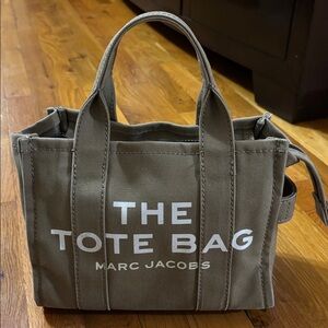 Marc Jacobs The Tote Bag in Green Slate